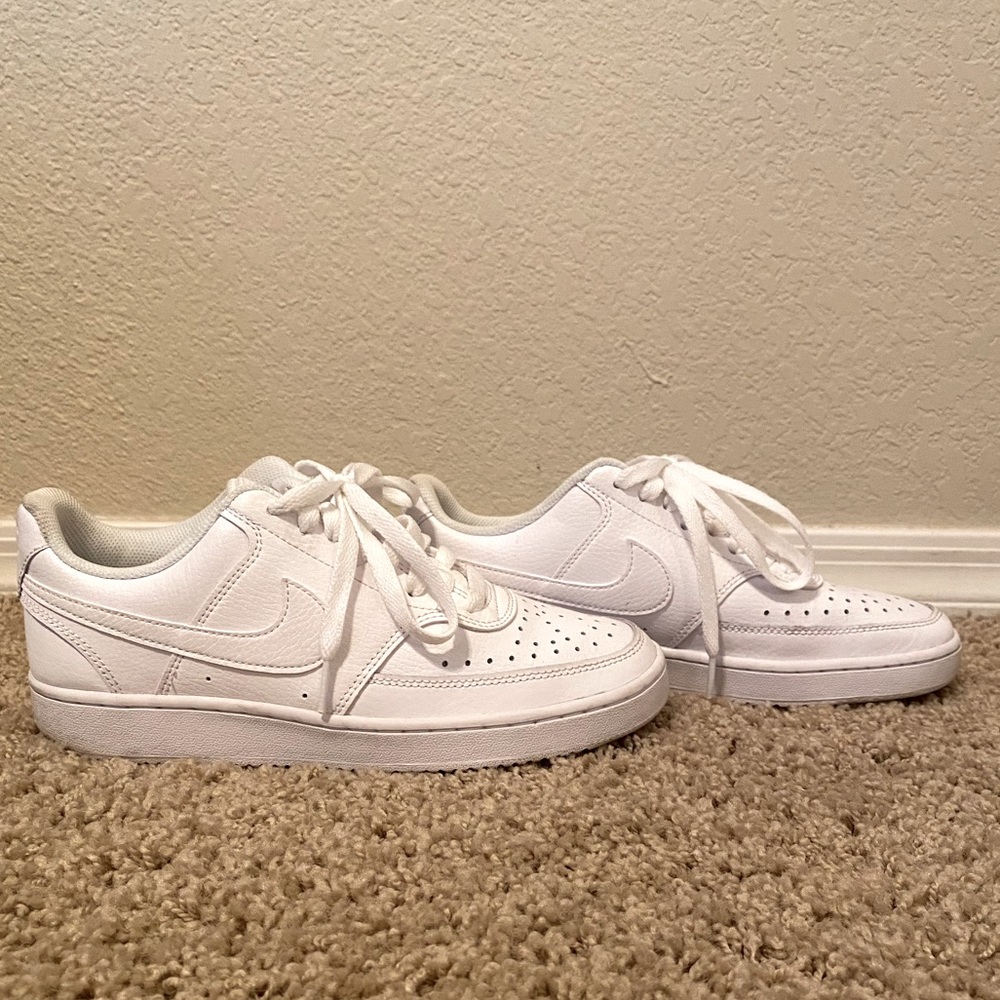 Nike court visions low
